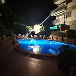 Апартаменты Super Attico Vista Mare Con Piscina Сорренто