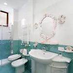 Super Attico Vista Mare Con Piscina Апартаменты *