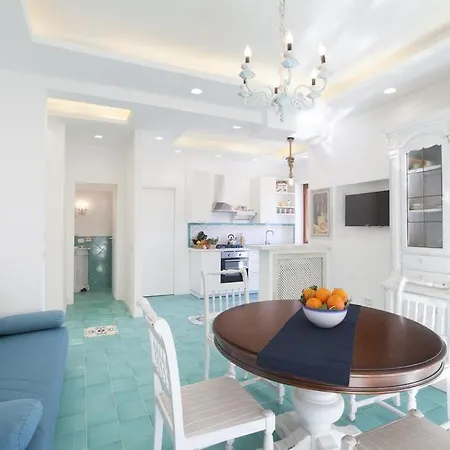 Super Attico Vista Mare Con Piscina Апартаменты *