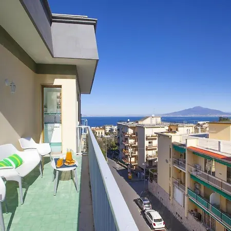 Super Attico Vista Mare Con Piscina Апартаменты Сорренто