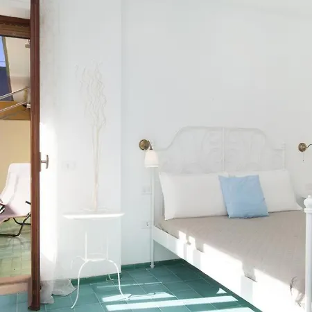 Lejlighed Super Attico Vista Mare Con Piscina