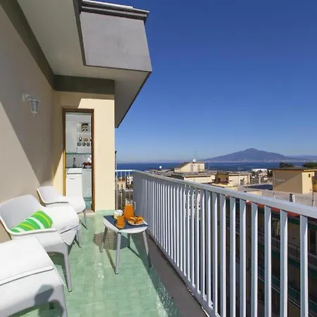 Super Attico Vista Mare Con Piscina * Sorrento